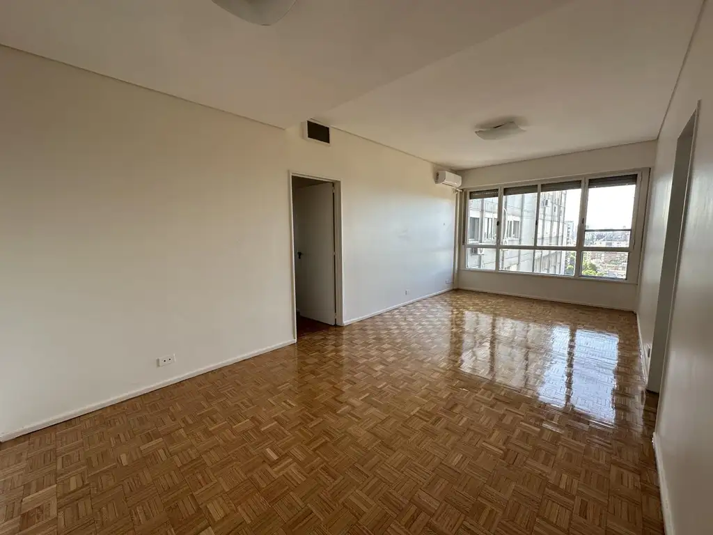 Alquiler de Departamento de 3 dormitorios, en piso alto en Torre, en Palermo Chico