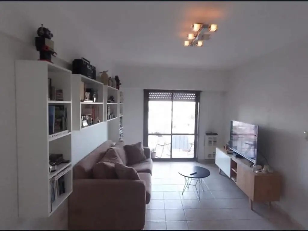 Venta de departamento de 2 ambientes - a la calle - Alvarado 4500 - Barrio San Juan - Mar del Plata