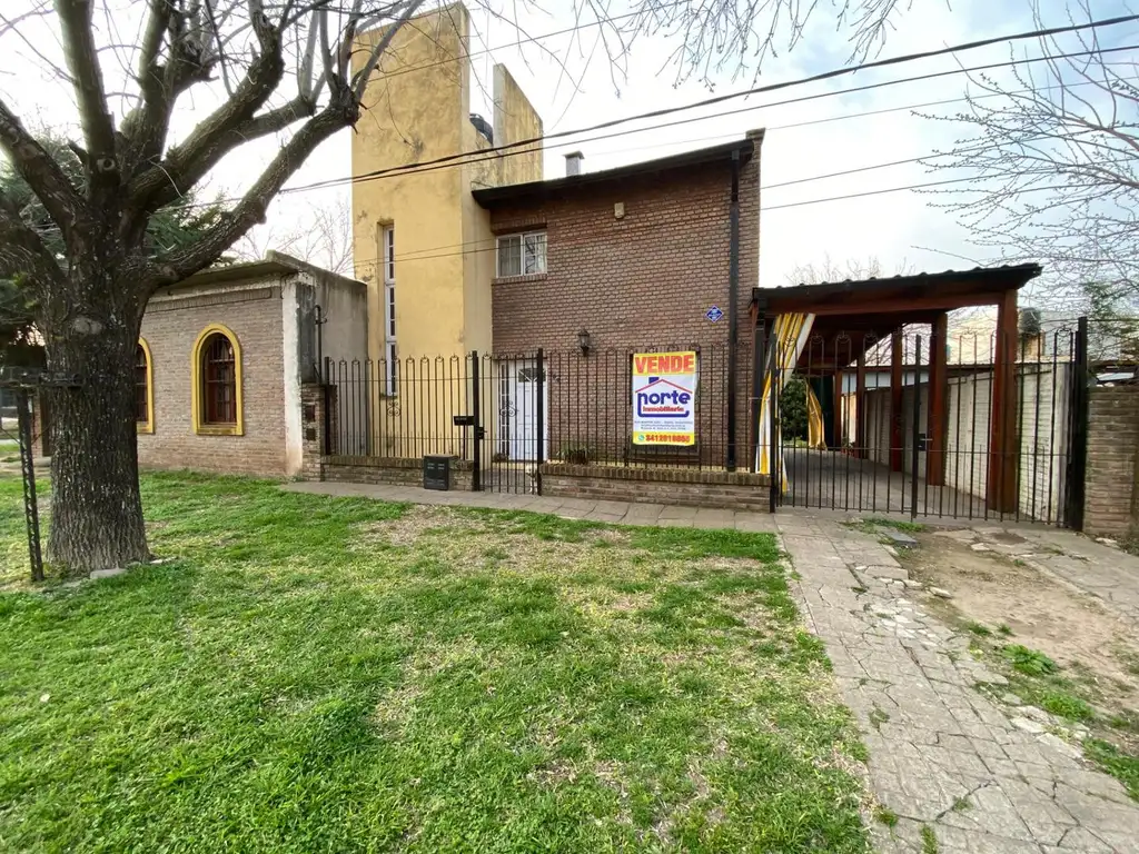 Excelente propiedad con piscina a metros del Paraná