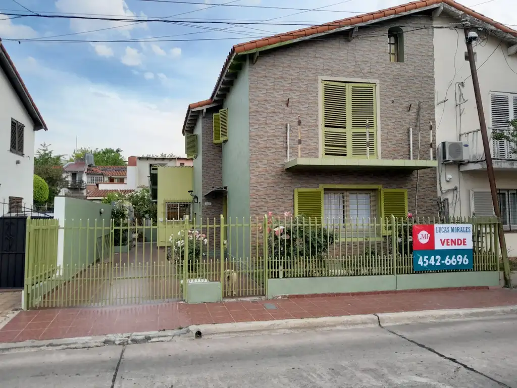 venta-casa-5-dormitorios-240m2-2-cocheras-20-febrero-5900-barrio