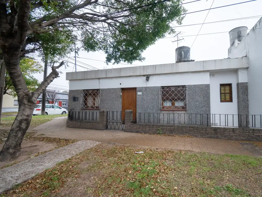 CASA A LA VENTA EN BARRIO MARIA SELVA