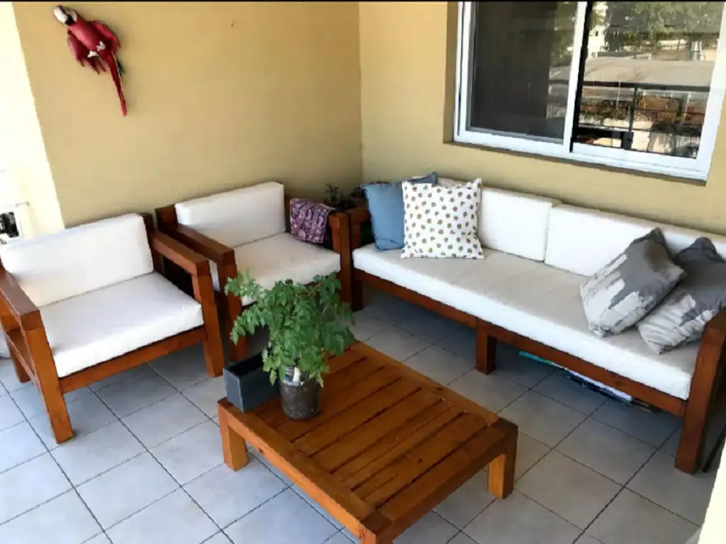 SE VENDE LUMINOSO DEPARTAMENTO 2 AMBIENTES C/ AMPLIO BALCON/ TERRAZA