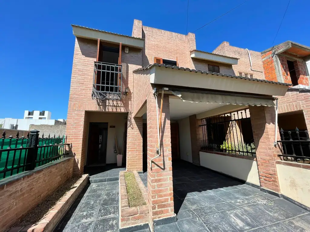 SE VENDE DUPLEX 3 DORMITORIOS ZONA NORTE