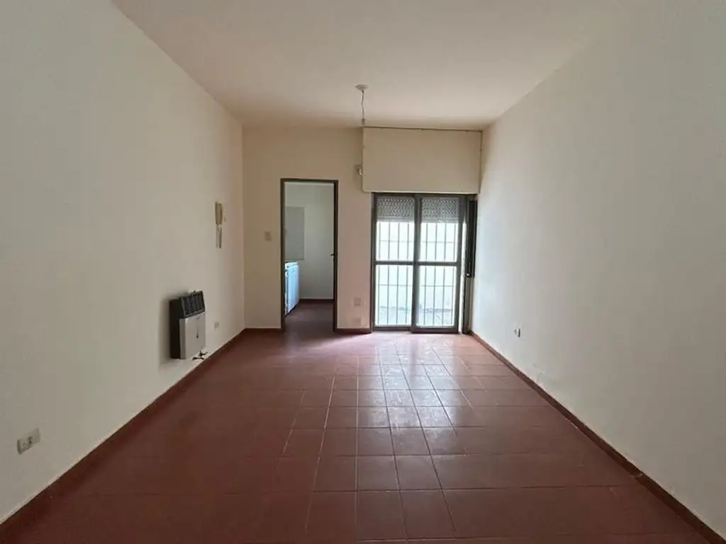 VENTA DEPARTAMENTO 3 DORMITORIOS Y PATIO ALBERDI