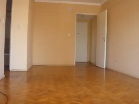 4 AMBIENTES FRENTE BALCON 77 MTS 2 BAÑOS COCINA COMEDOR PISOS PARQUET PLACAR LAVADERO EXC UBICACIÓN