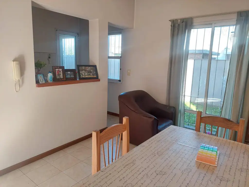 PH 2 ambientes  en Venta con Jardín,  Living comedor en en Centro Lujan