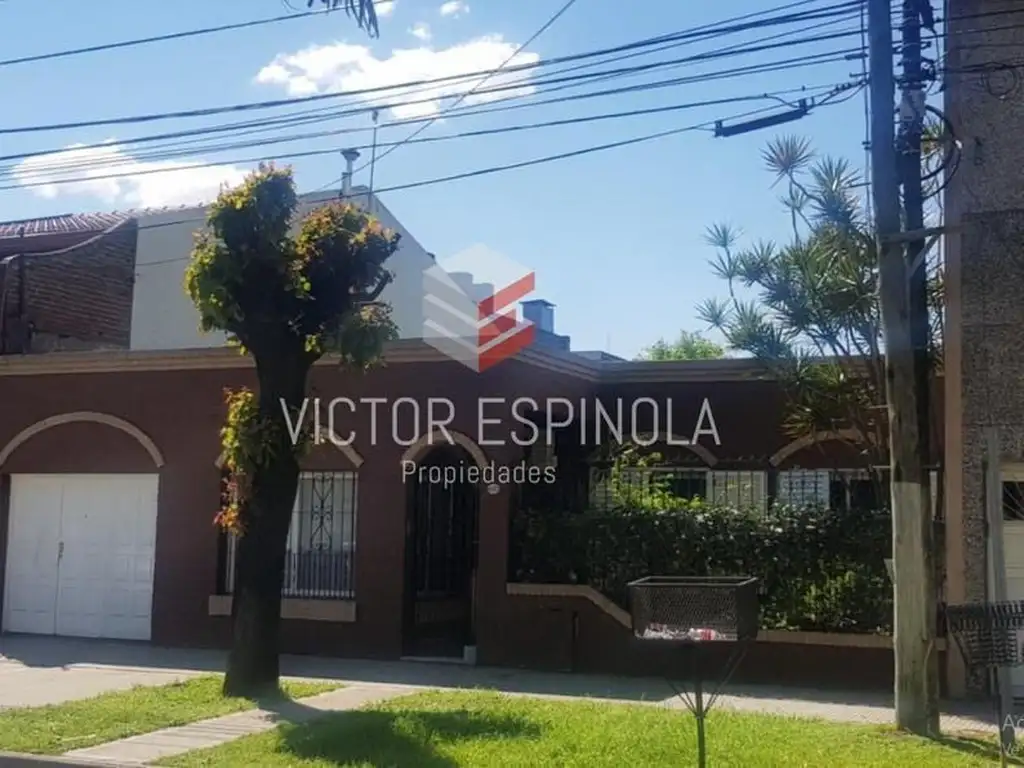 Casa en venta con pileta en Villa Bosch