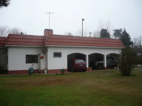 Alquiler de Casa 5 Amb. en Parque Leloir, Ituzaingo.