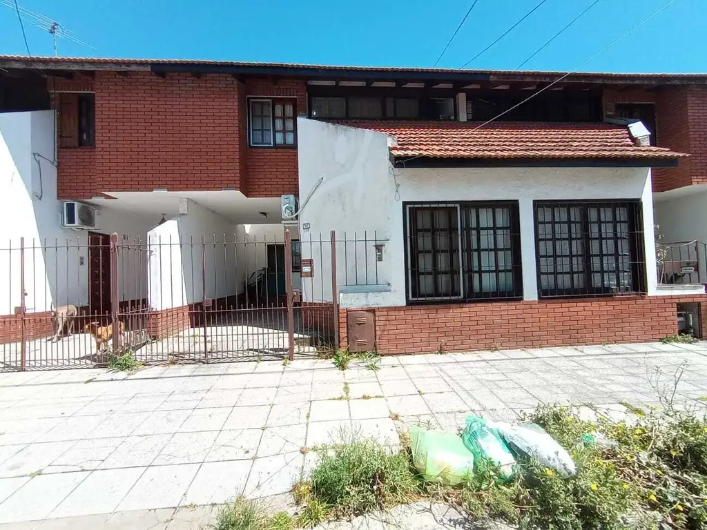 Casa Dúplex  en Venta en Quilmes, G.B.A. Zona Sur, Argentina