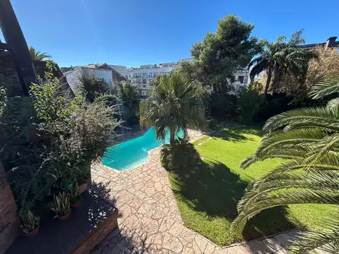 CASA 5 AMBIENTES - GRAN PARQUE -PISCINA - QUINCHO