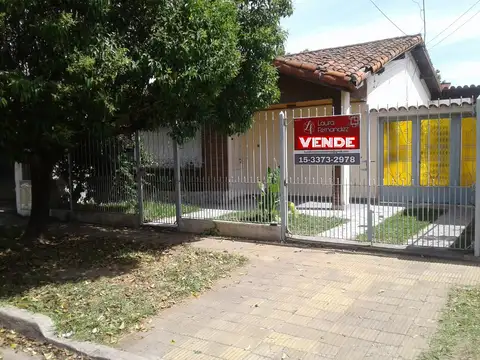 Casa En Venta. Morón Sur