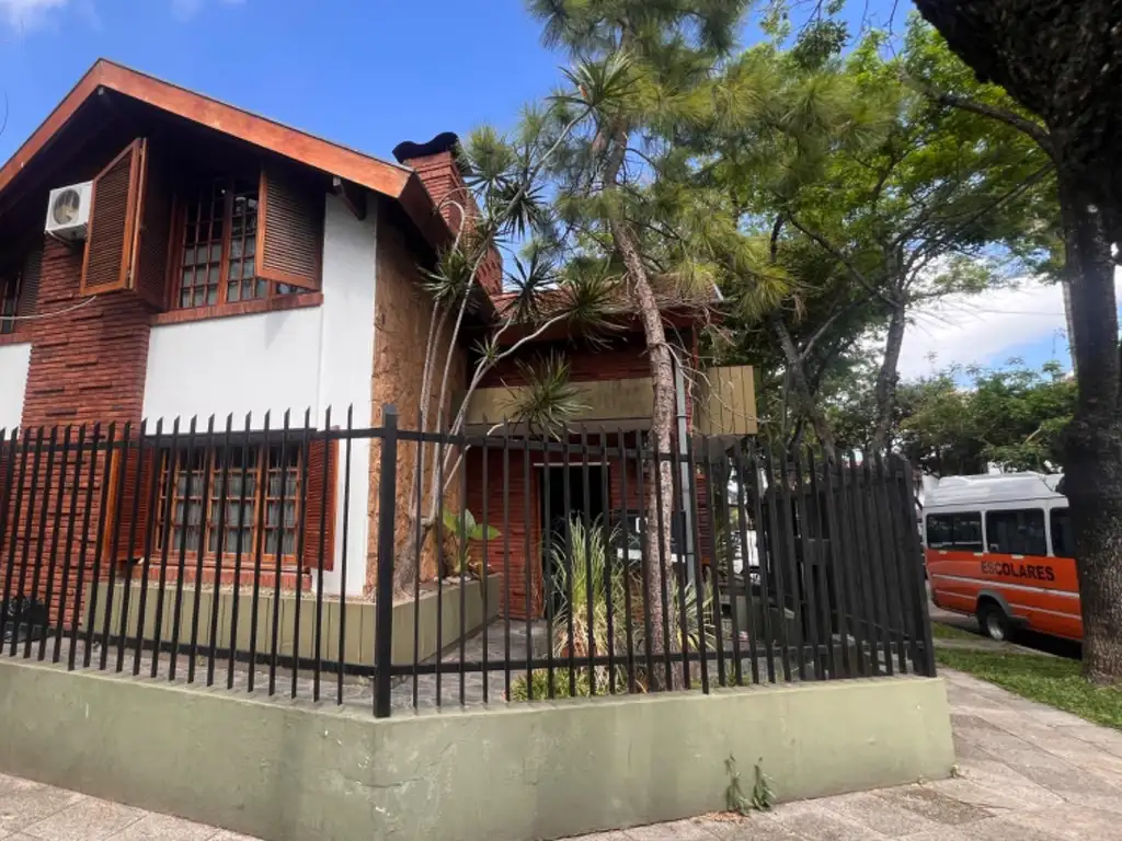 Venta casa de 6 ambientes en Munro