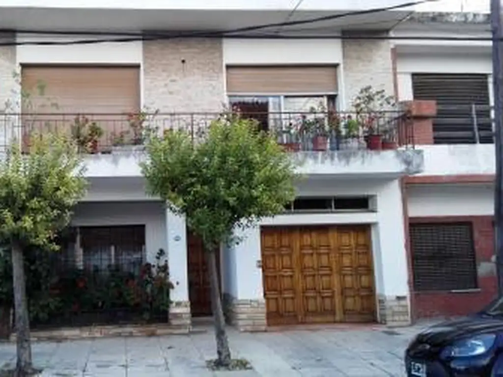 CASA VENTA RAMOS MEJIA 4 AMBIENTES