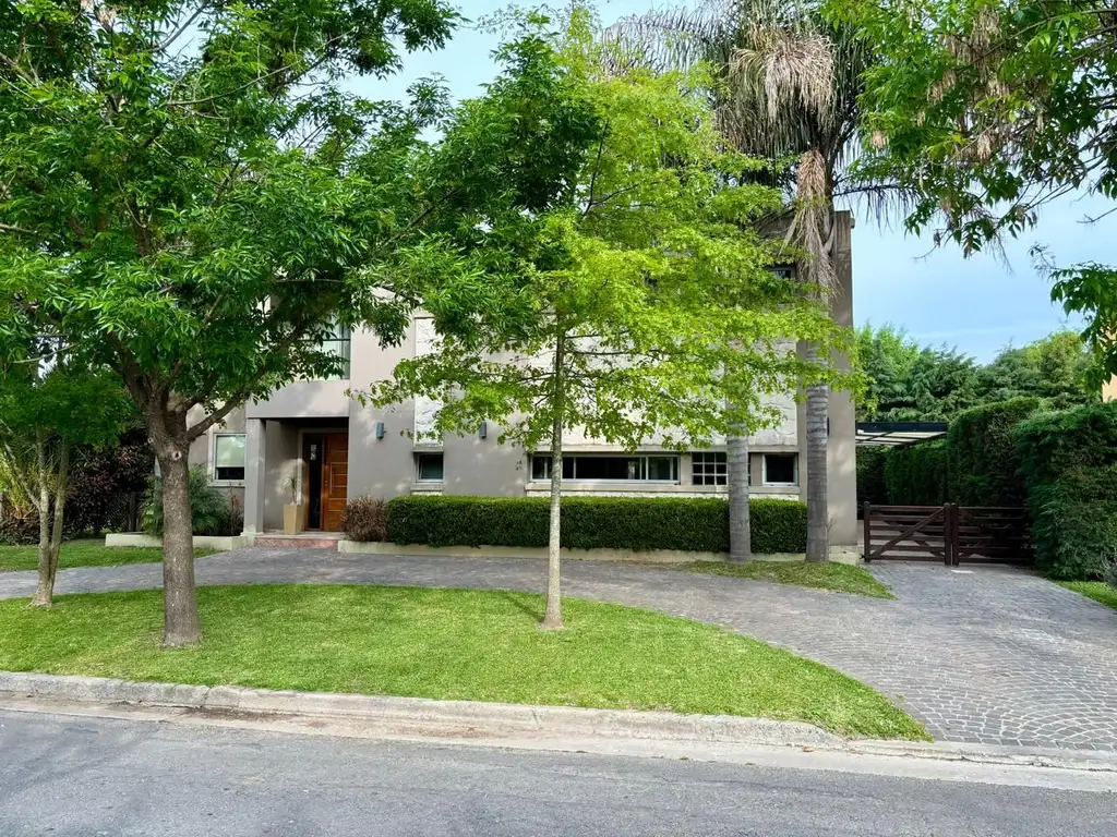 Casa - Venta - Argentina, Berazategui - Aut. Buenos Aires - La Plata