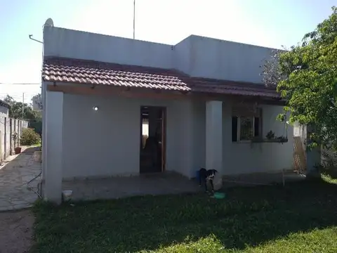 Casa en venta - 2 Dormitorios 2 Baños - Cochera - 458Mts2 - Ranchos