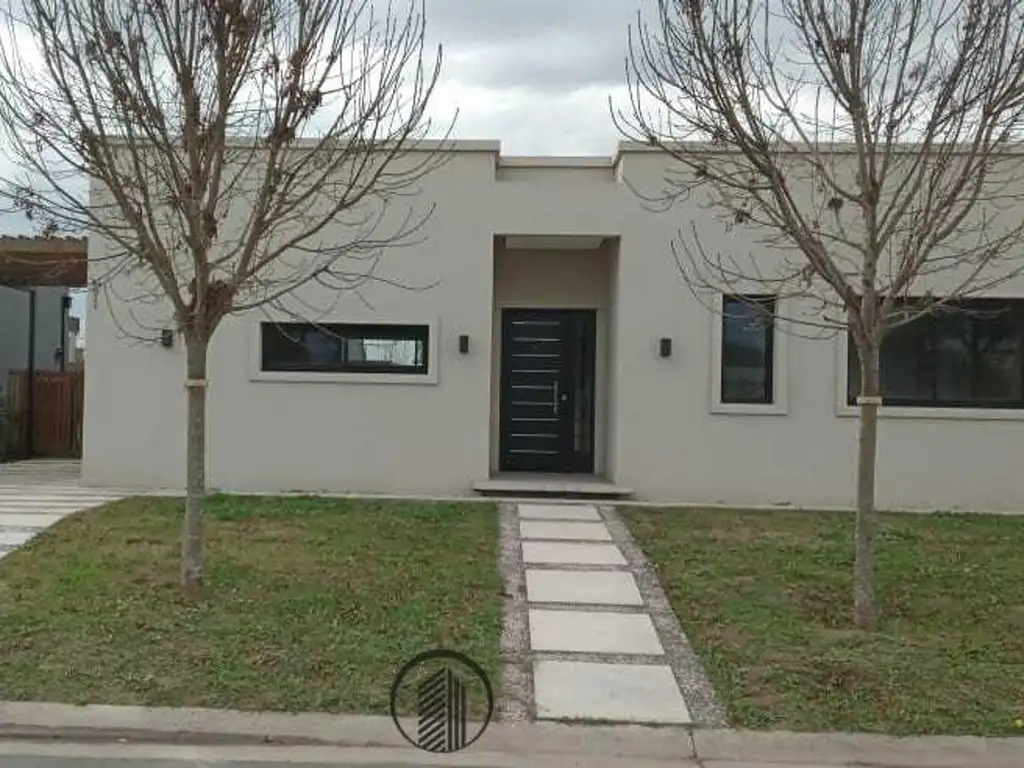 Casa a la  Venta en Barrio Cerrado Santo Tomas