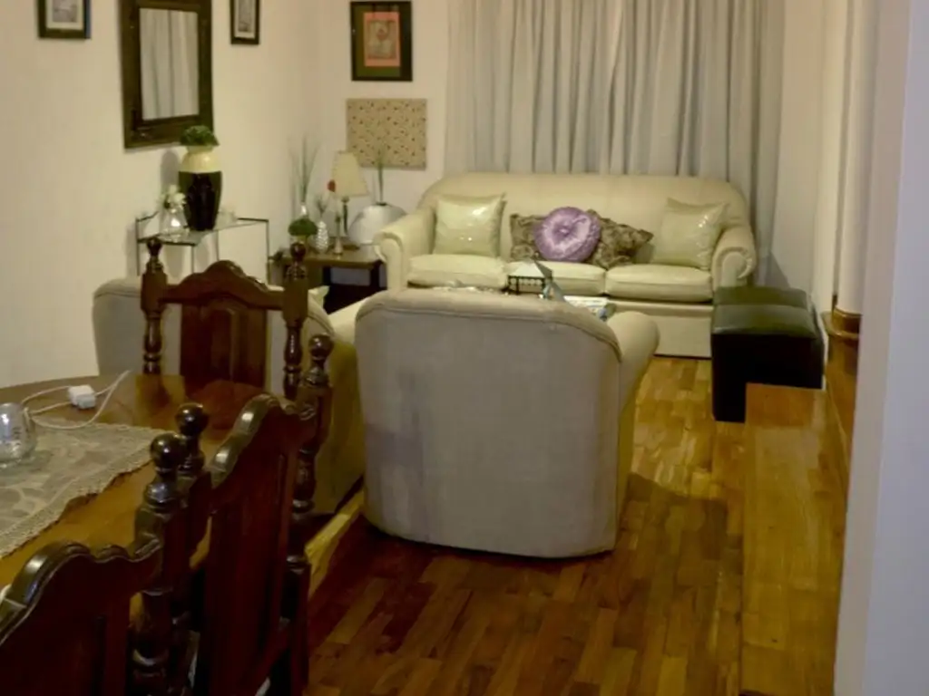 Casa en Venta en Parque Chacabuco - 5 ambientes