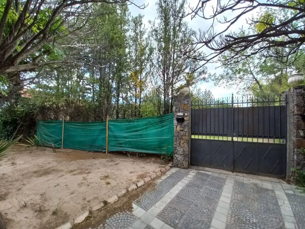 VENDO LOTE QUINCHO Y PISCINA EN LA PUNTILLA  LUJAN