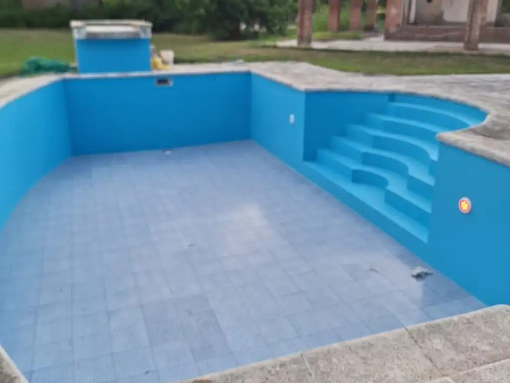 GRAN TERRENO, PISCINA Y CASA/QUINCHO A REFACCIONAR