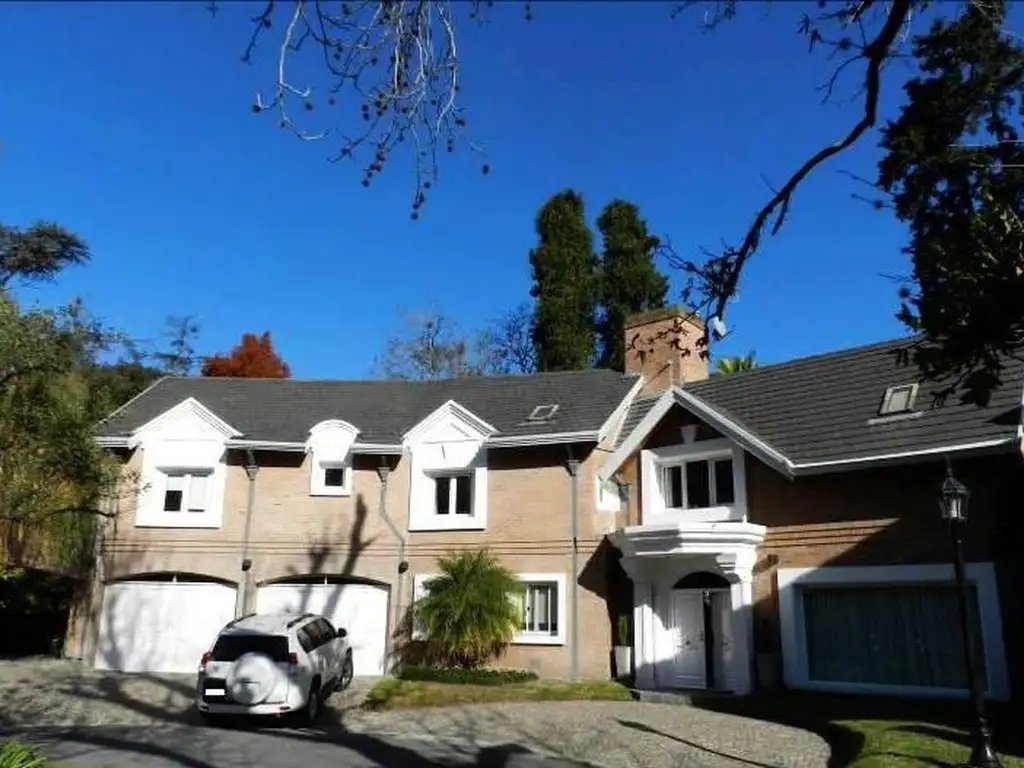 Exclusiva Casa c/detalles de Categoría - Los Angeles Village -  Ing. Maschwitz - Escobar