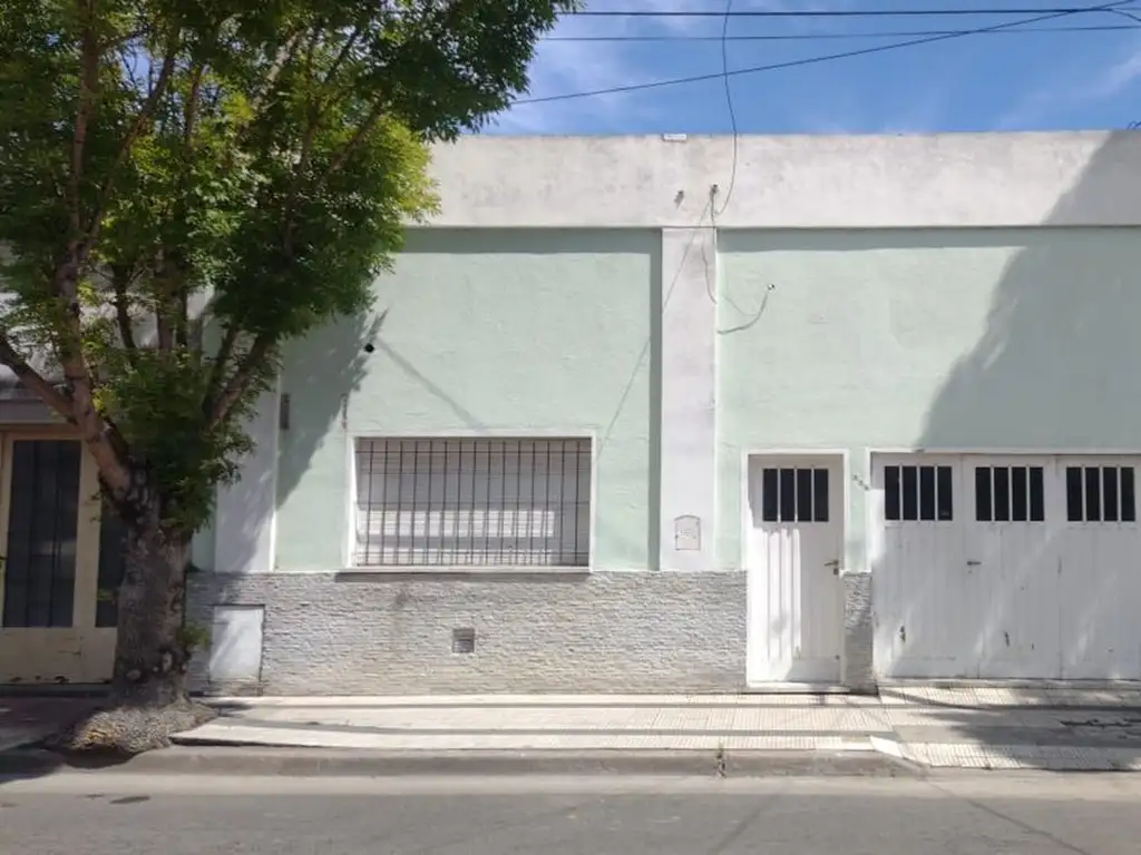 VENDE CASA A REFACCIONAR CIUDAD DE AZUL