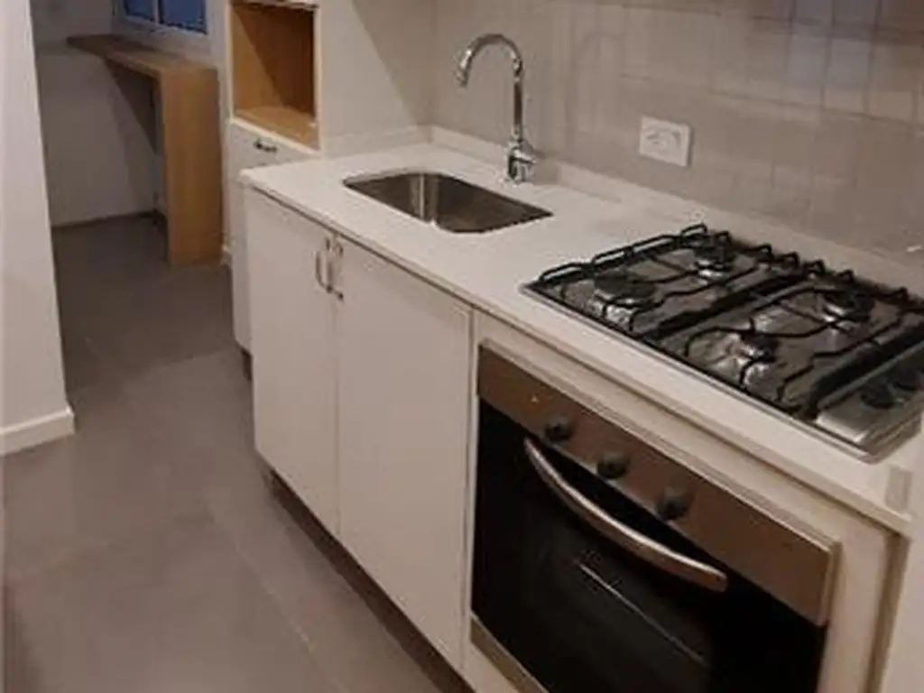 Excelente departamento totalmente reciclado con muy buenas terminaciones.