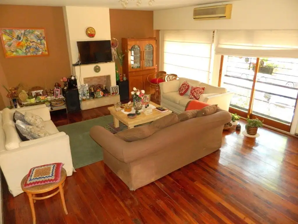 Hermoso 5 ambientes con terraza y garage - Foto 0