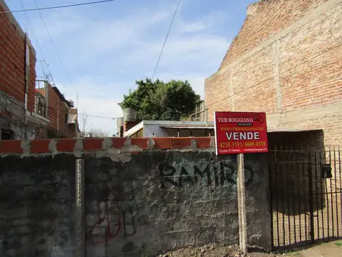 VENTA DE LOTE CON MEJORAS