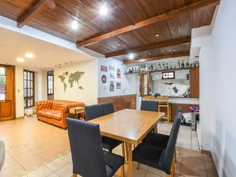 CASA EN VENTA BARRIO  CURA - TRES DORMITORIOS