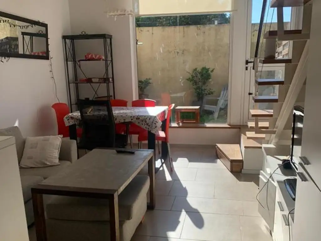 Departamento de 2 ambientes con cochera en venta en Olivos