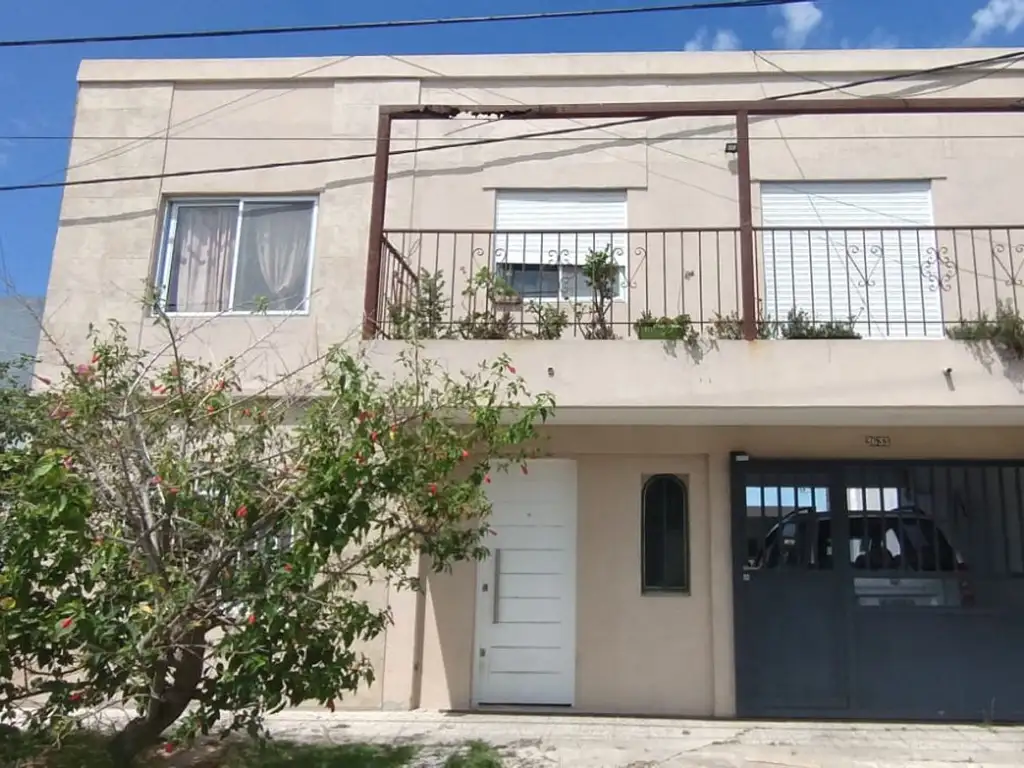 CASA VENTA BERISSO CON DUPLEX