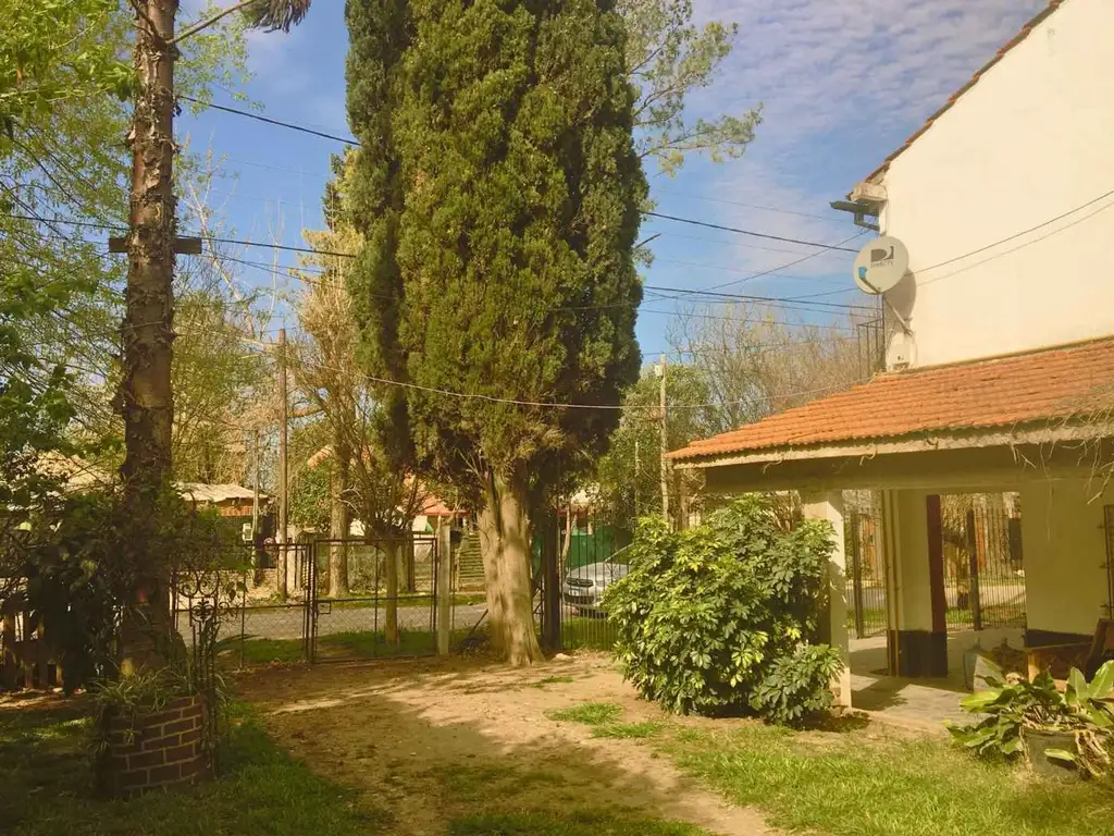 Venta Casa Multifamiliar a Refaccionar Villa Rosa