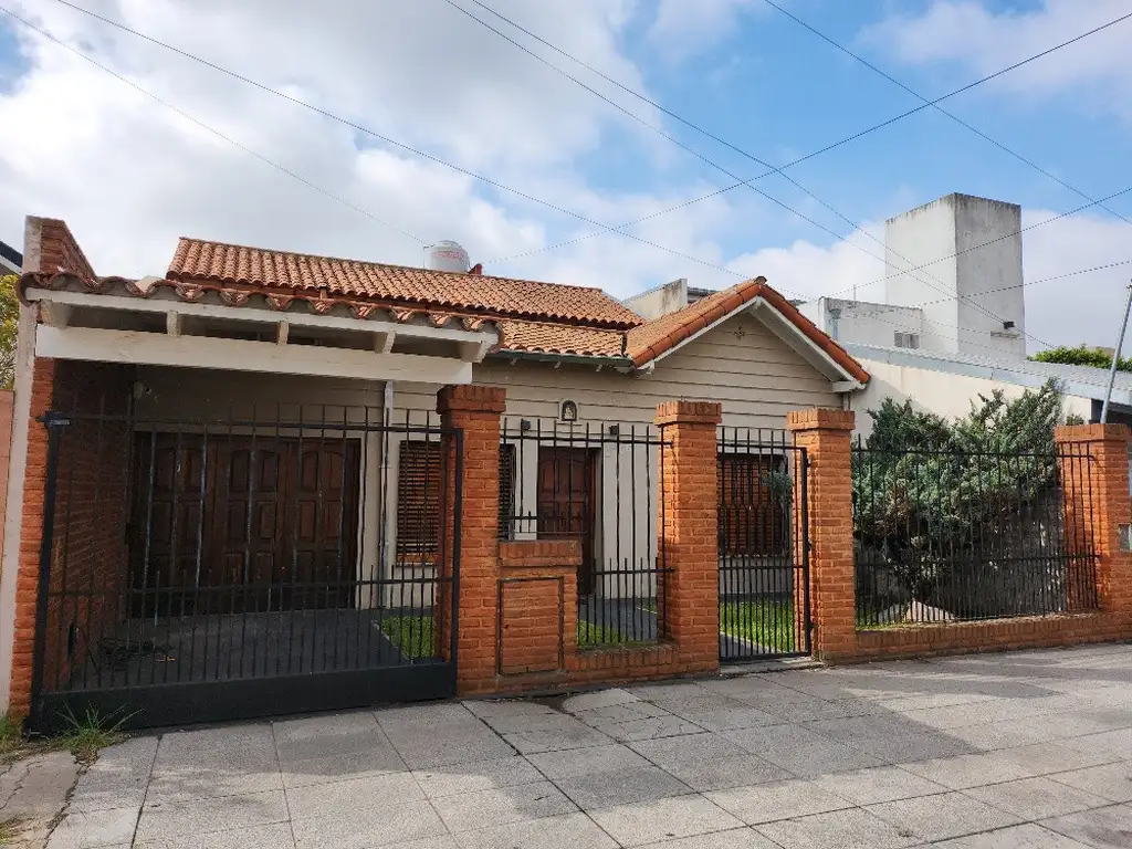 Vendo casa 4 Ambientes