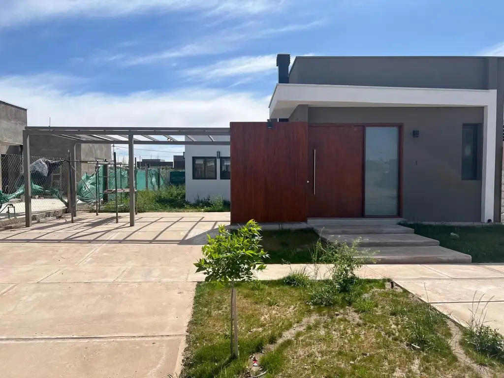 Casa - Alquiler - Argentina, Luján de Cuyo - boedo 3000