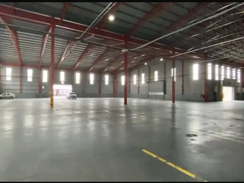 Galpón - Depósito de 10.000 m2.  en  Barracas  - ALQUILER