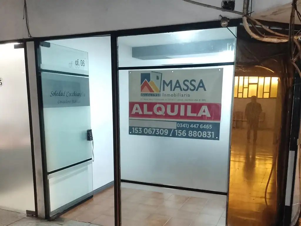 Local en 2 plantas  galeria Tangara( Pellegrini y Corrientes)! ideal para profesionales