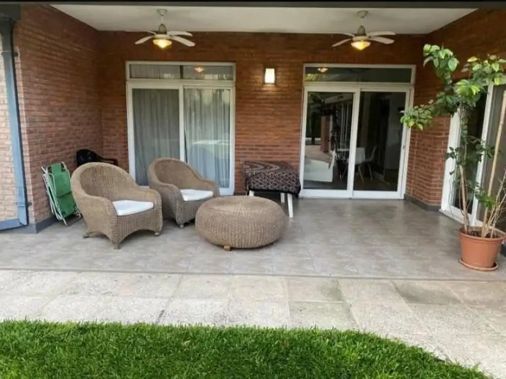 Casa impecable en -Mapuche C.C en venta sobre 1300 m2 de lote