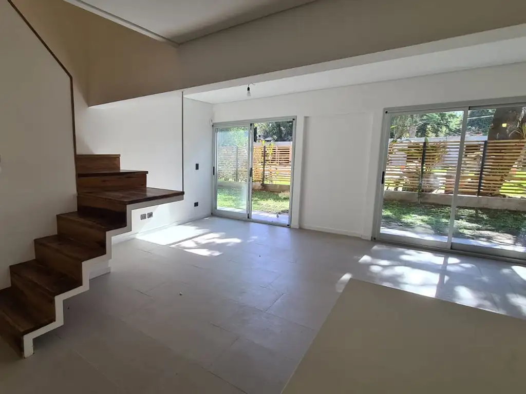 Benavidez Village – Duplex 3 Amb. Jardín y Cochera