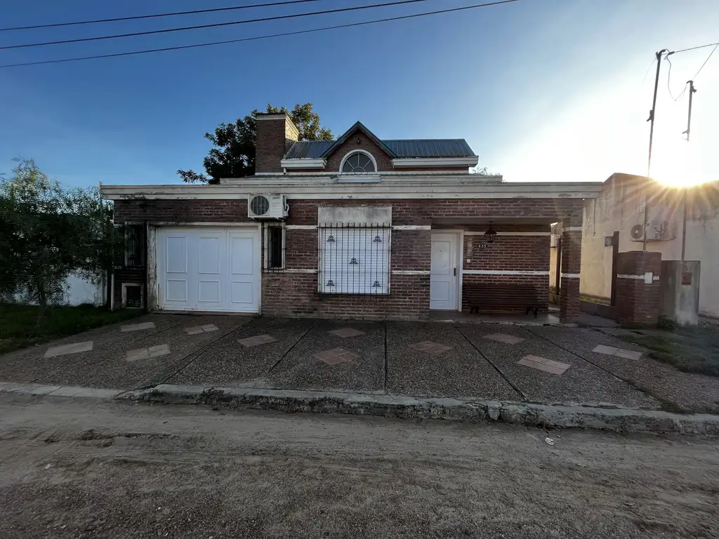 Vendo Casa con pileta en Caseros, Entre Ríos.