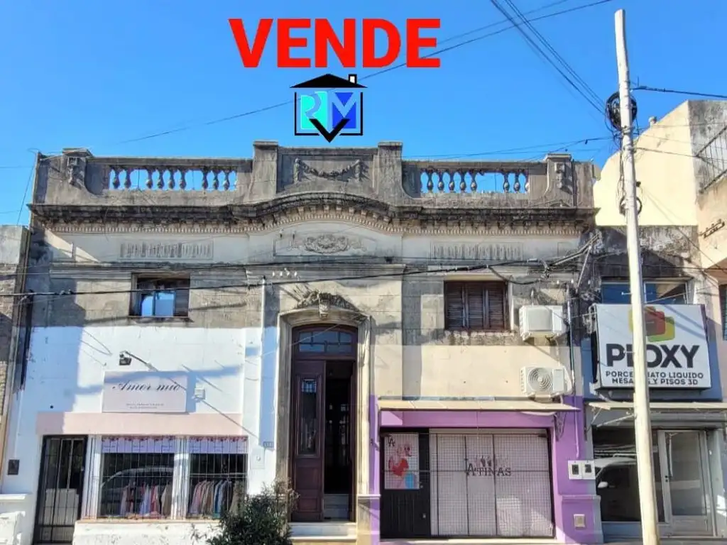 Casa y locales en venta zona comercial