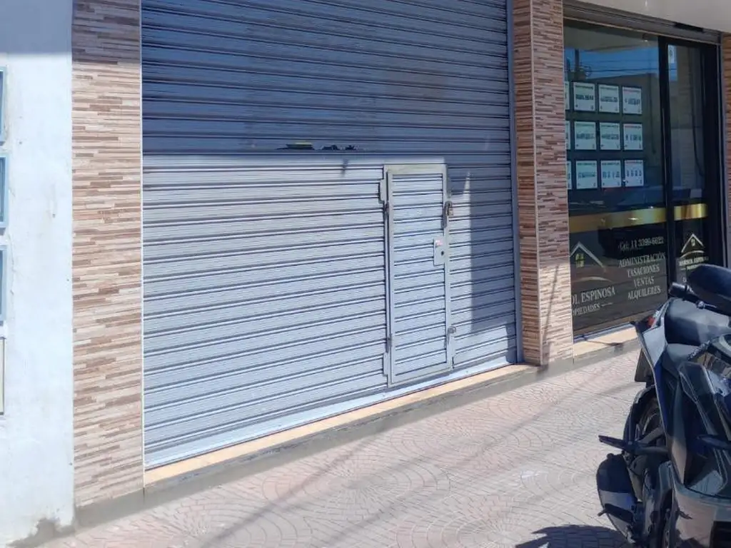 Local comercial en alquiler sobre Av. Martin Fierro