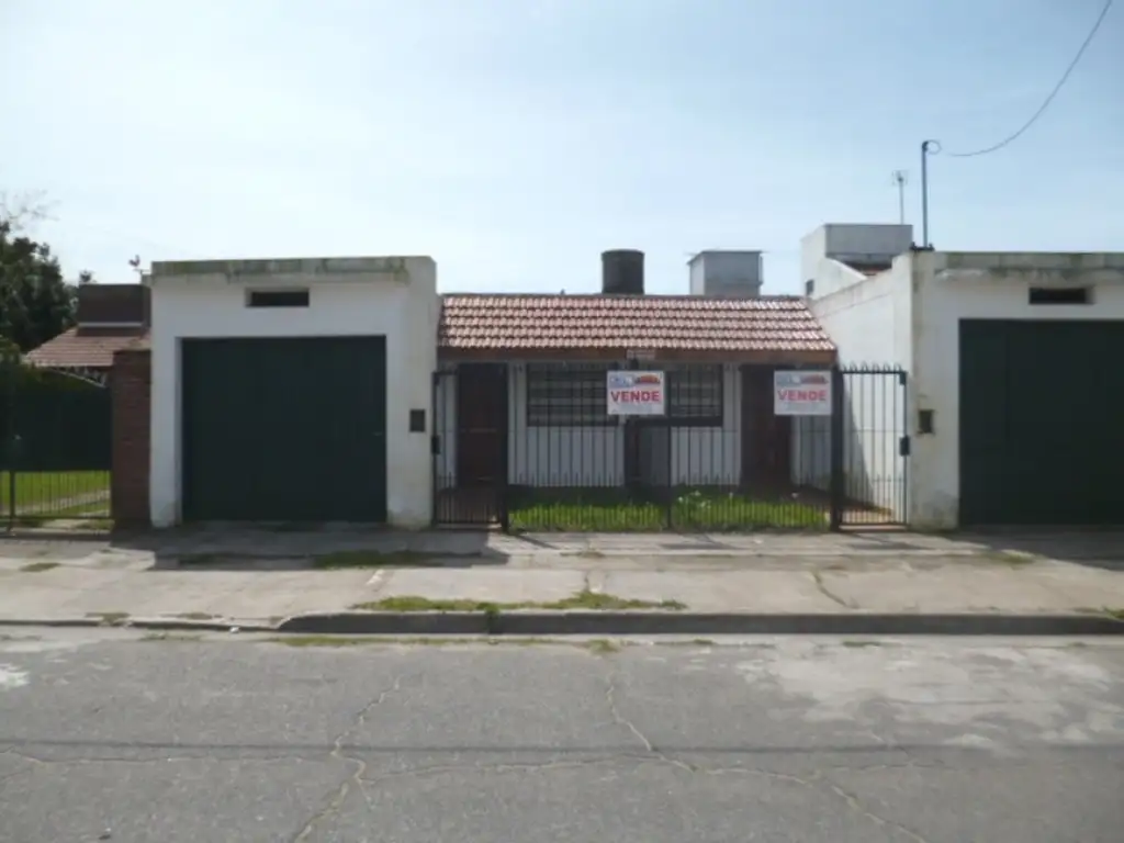 2 casas en Block con Garage