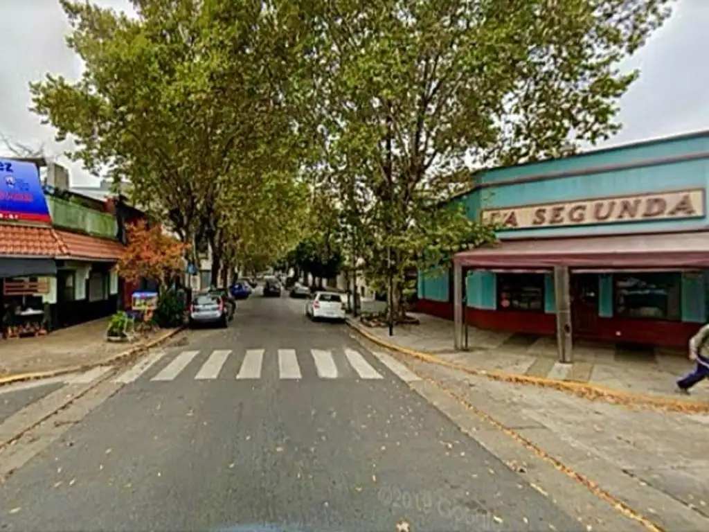 Lote en Esquina. Construcción 100%.