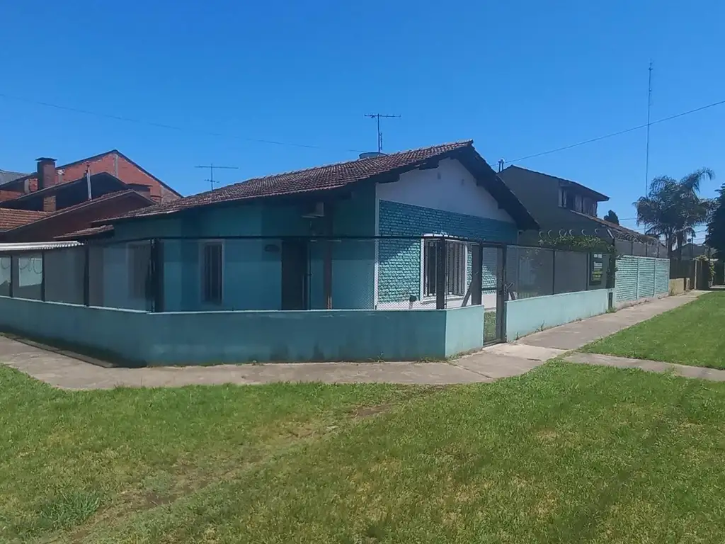 CASA EN VENTA EN BURZACO