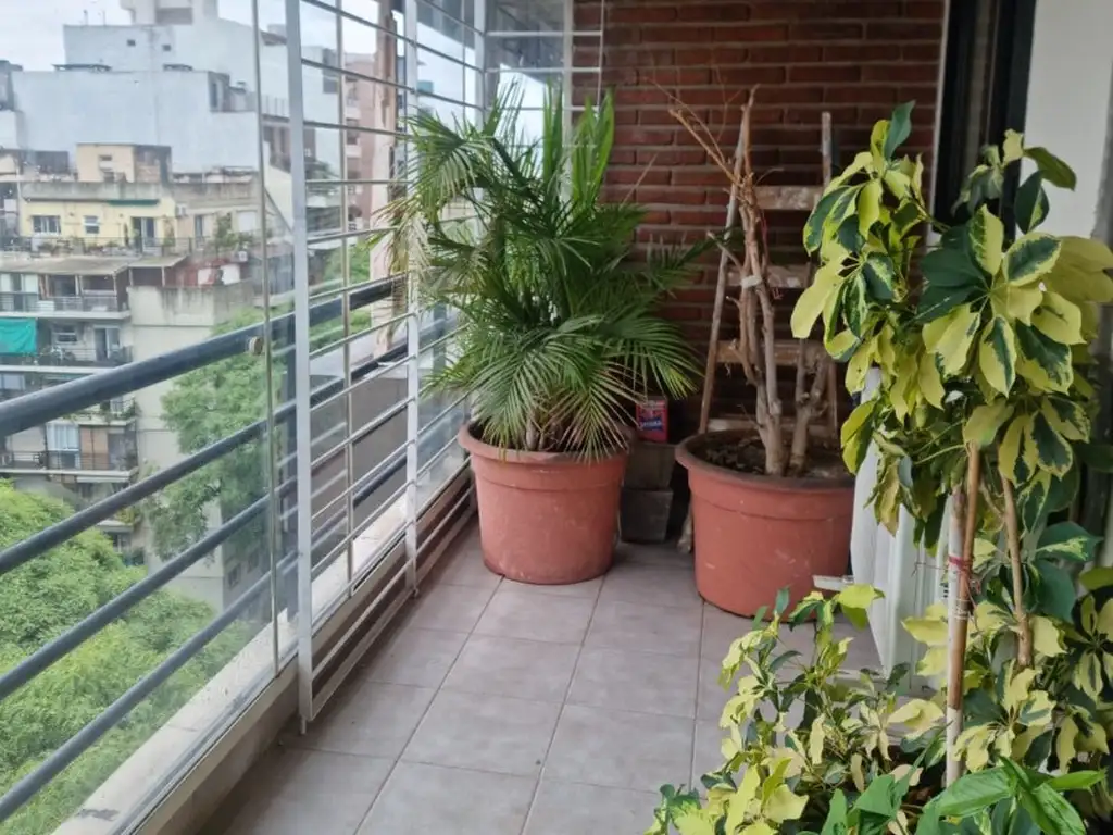 EXCELENTE DEPARTAMENTO EN VENTA 4 AMBIENTES CON COCHERA  EN CABALLITO