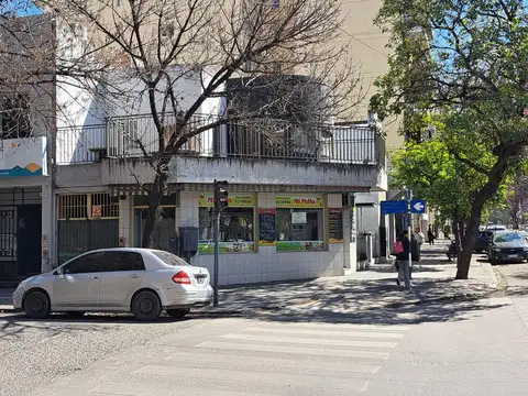 CASA EN VENTA EN VIRGEN DE LA MERCED ESQUINA SARMIENTO