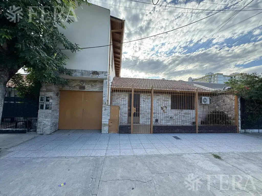 Venta PH 2 ambientes con patio en Villa Dominico