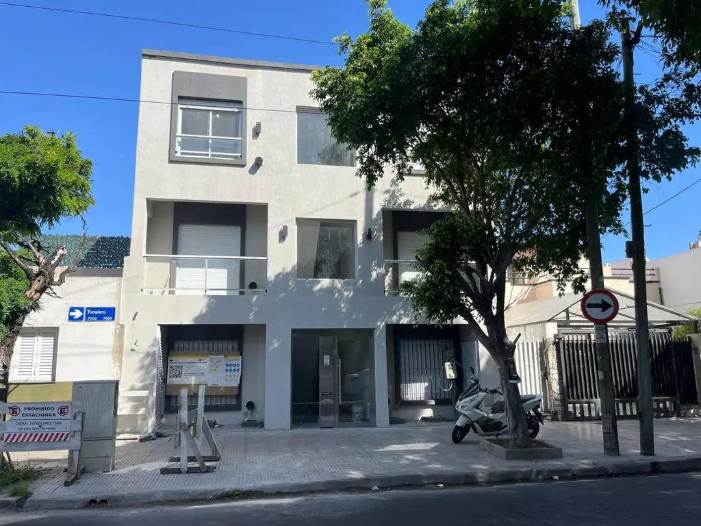 LINIERS. TONELERO 7300. SEMIPISOS 2 AMBIENTES FRENTE BALCON. "" A ESTRENAR ""