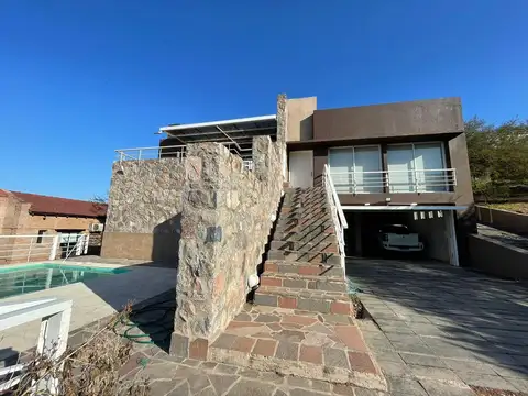 Venta! Casa en Country Cinco Lomas - Con Escritura!