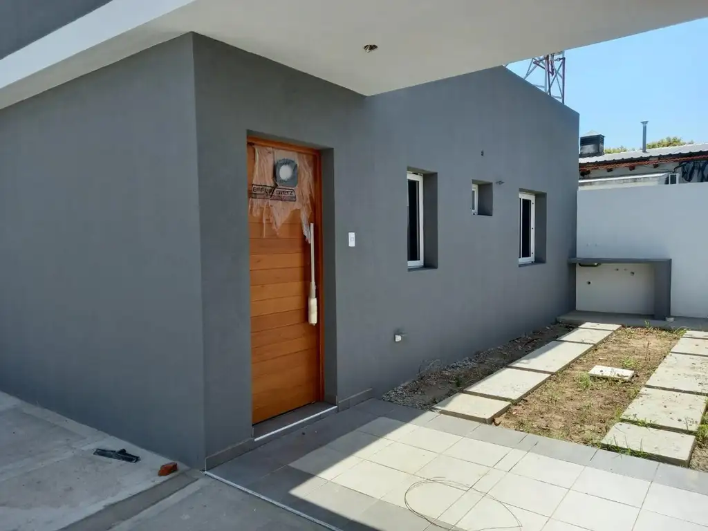 EN VENTA CASAS SOBRE CALLE BRASIL A MTS DE DON BOSCO